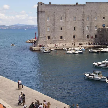 Maison d'hôtes Old Port 3*