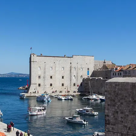 بيت ضيافة Old Port